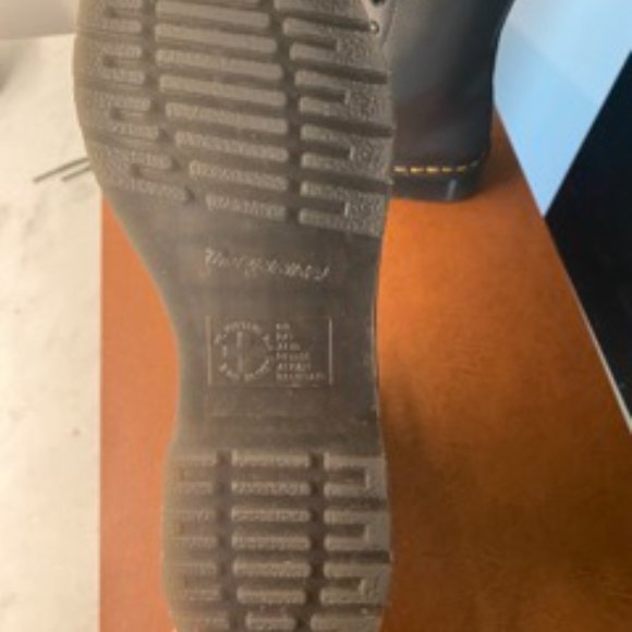 Vegan Dr. Martens 1460 , size 9 W - Picture 4 of 5